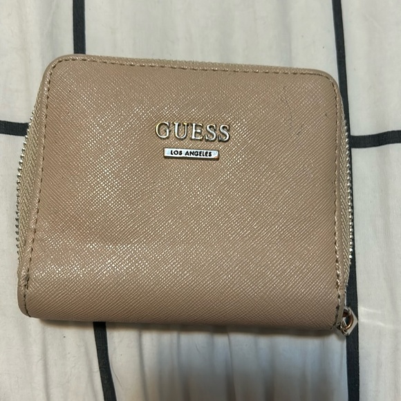Guess Wallet - Picture 1 of 2